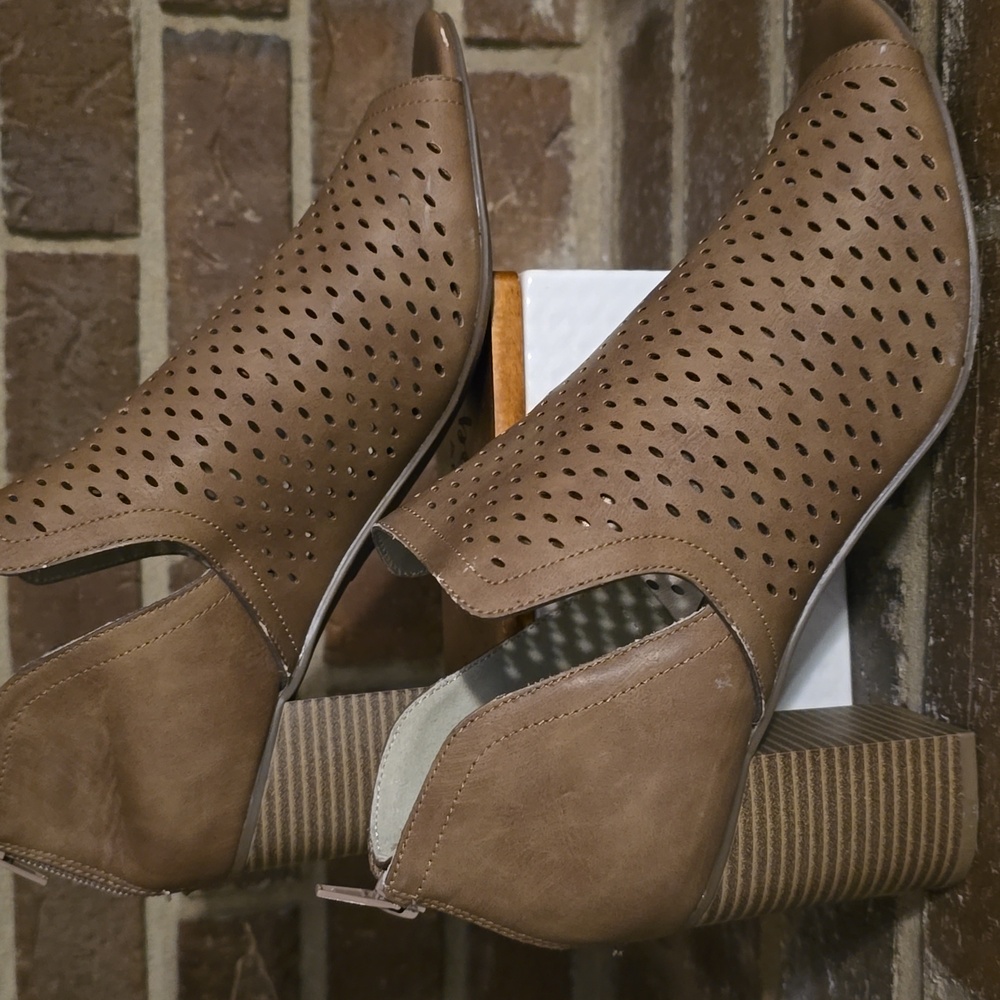 A.N.A Brown Twilight Ankle Booties Brown Women's Size 11